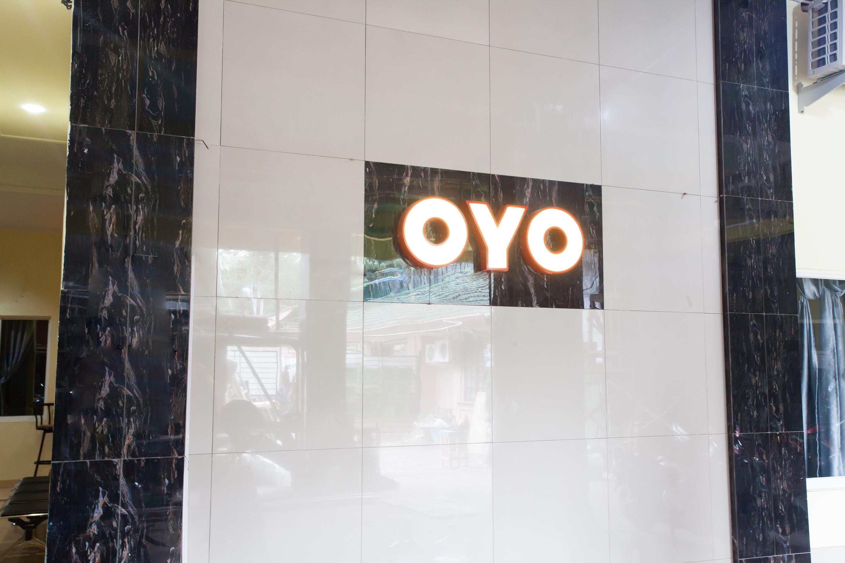 โอโย 990 สเตเดียน เรสซิเดนซ์ ชาเรียะห์ Hotel เมดาน ภายนอก รูปภาพ